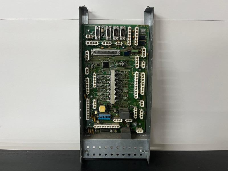 Liebherr  - Электрическая система: фото 1 Liebherr  - Электрическая система: фото 1