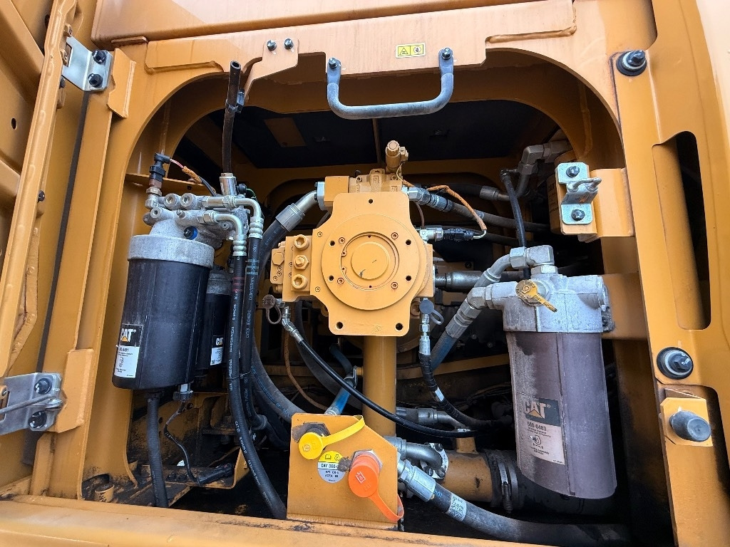 CAT 352  в лизинг CAT 352: фото 24