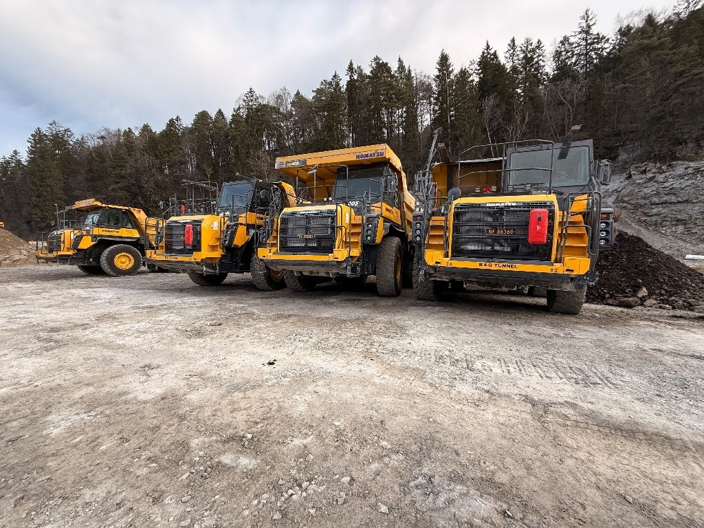 Komatsu HD 405 - 8E0 - Карьерный самосвал: фото 1 Komatsu HD 405 - 8E0 - Карьерный самосвал: фото 1