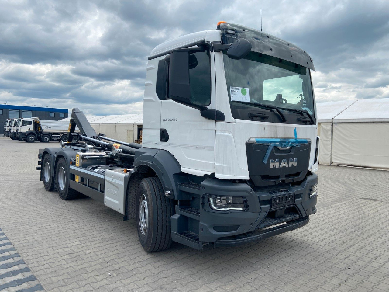 MAN TGS 26.440 6x4 Abrollkipper HYVA 20-60-S - Крюковой мультилифт: фото 1 MAN TGS 26.440 6x4 Abrollkipper HYVA 20-60-S - Крюковой мультилифт: фото 1
