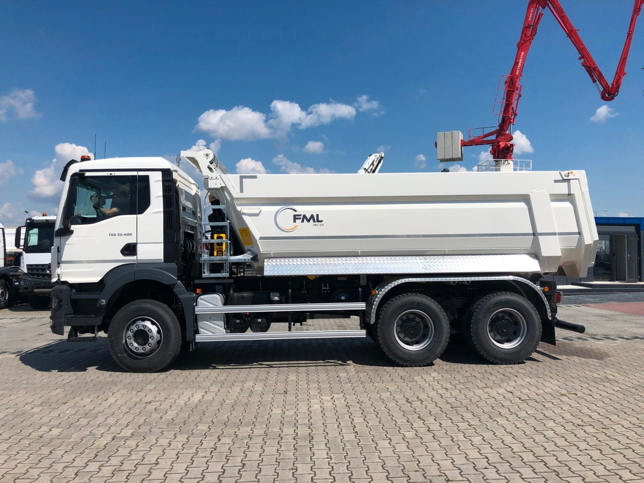 MAN TGS 33.400 6X4 EURO2 FML KIPPER 17,5M3 - Самосвал: фото 4 MAN TGS 33.400 6X4 EURO2 FML KIPPER 17,5M3 - Самосвал: фото 4