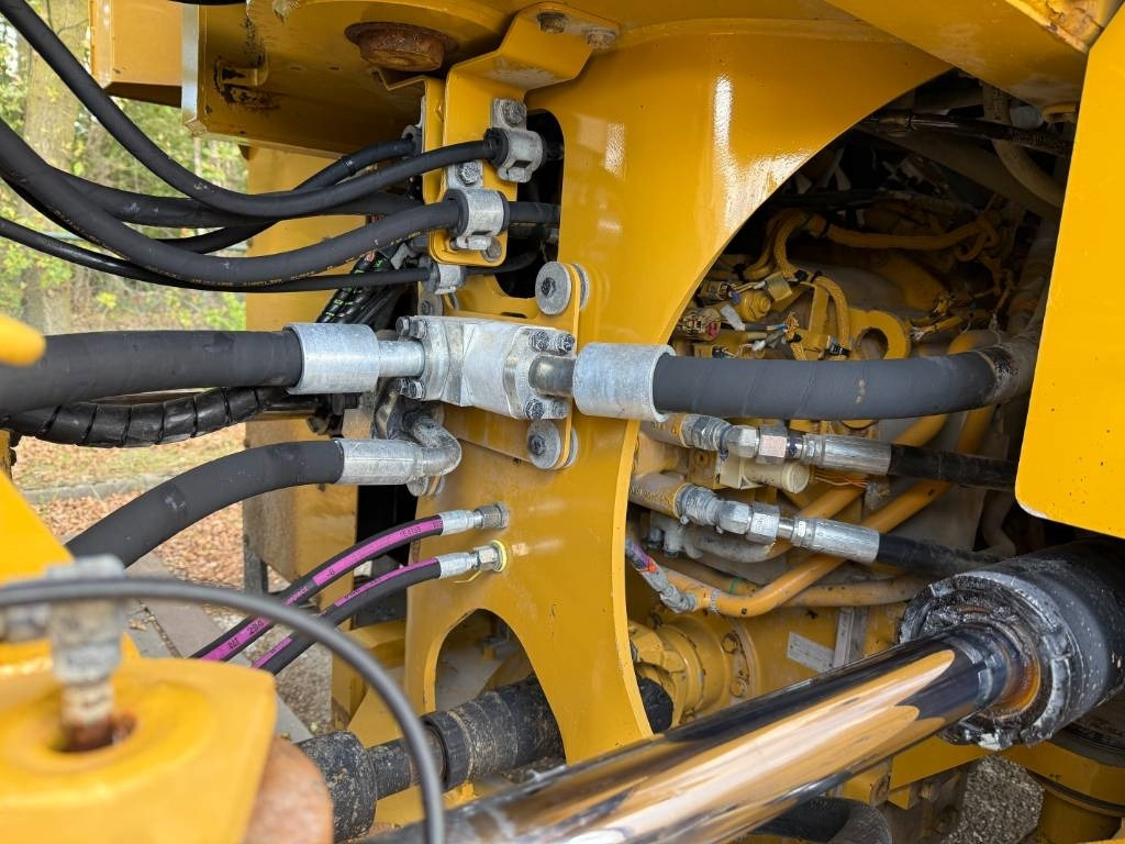 Колёсный погрузчик CAT 972M: фото 39 Колёсный погрузчик CAT 972M: фото 39