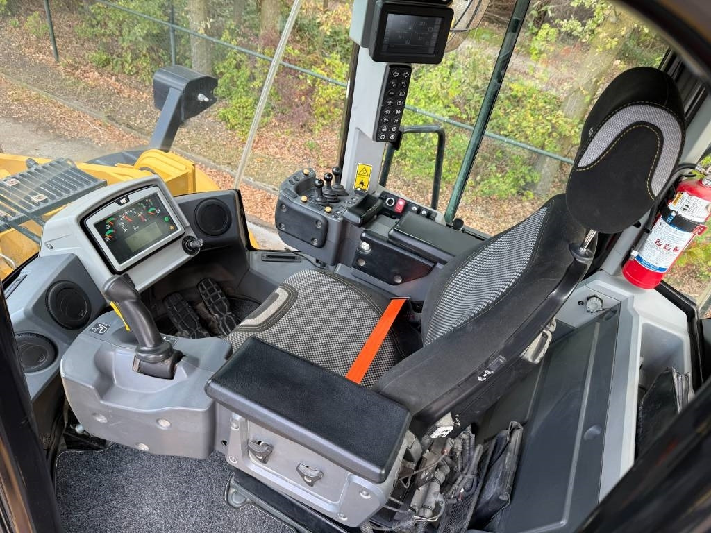 Колёсный погрузчик CAT 972M: фото 14 Колёсный погрузчик CAT 972M: фото 14