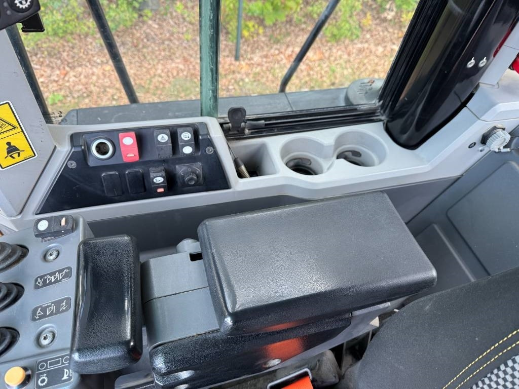 Колёсный погрузчик CAT 972M: фото 22 Колёсный погрузчик CAT 972M: фото 22