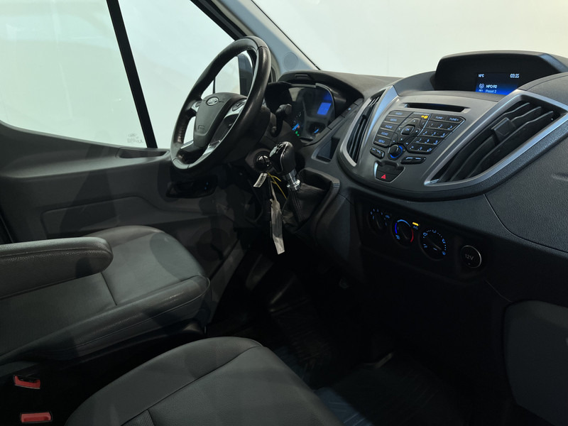 Ford Transit 350 2.0 TDCI L3H3 Trend 170 PK RWD / Euro 6 / Airco / Cruise Control / Trekhaak / Camera / Imperiaal / 3-Zits / 53.100 KM !! - Цельнометаллический фургон: фото 3 Ford Transit 350 2.0 TDCI L3H3 Trend 170 PK RWD / Euro 6 / Airco / Cruise Control / Trekhaak / Camera / Imperiaal / 3-Zits / 53.100 KM !! - Цельнометаллический фургон: фото 3