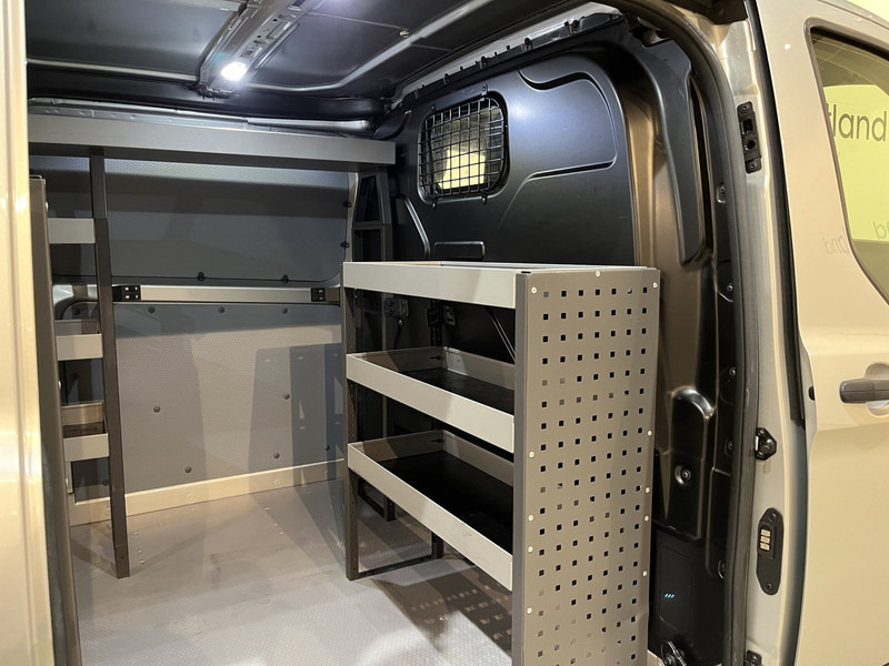 Легковой фургон Ford Transit Custom 280 2.0 TDCI L1H1 Trend 130 PK Servicebus / Inrichting / Euro 6 / Airco / PDC / Cruise Control / Navigatie / CarPlay / Trekhaak / 3-Zits / 96.300 KM !! / BPM VRIJ !!: фото 19