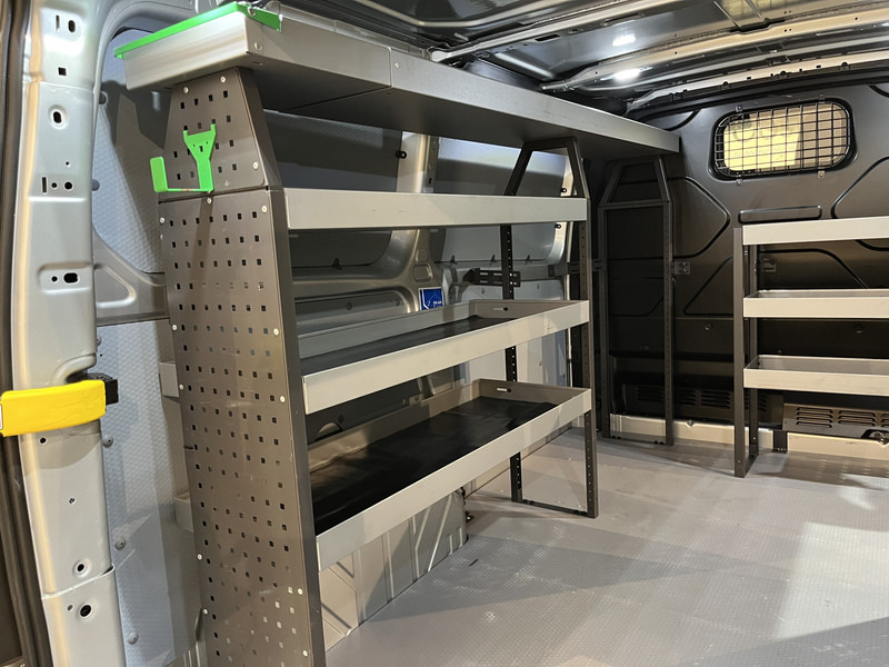 Легковой фургон Ford Transit Custom 280 2.0 TDCI L1H1 Trend 130 PK Servicebus / Inrichting / Euro 6 / Airco / PDC / Cruise Control / Navigatie / CarPlay / Trekhaak / 3-Zits / 96.300 KM !! / BPM VRIJ !!: фото 10