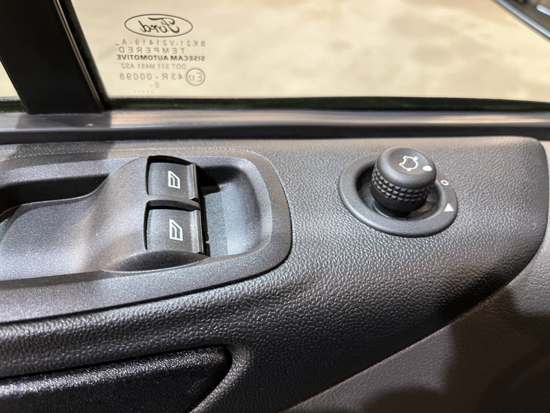 Легковой фургон Ford Transit Custom 280 2.0 TDCI L1H1 Trend 130 PK Servicebus / Inrichting / Euro 6 / Airco / PDC / Cruise Control / Navigatie / CarPlay / Trekhaak / 3-Zits / 96.300 KM !! / BPM VRIJ !!: фото 13