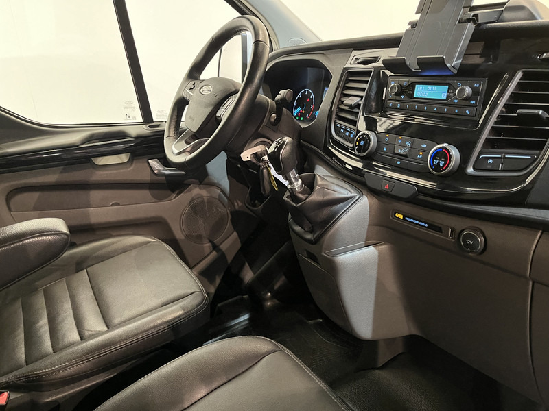 Ford Transit Custom 300 2.0 TDCI 130 PK L1H1 Trail / Euro6 / Airco / Cruise / Leer / PDC / 3-zits / 35.000 KM !! / BPM VRIJ !! - Легковой фургон: фото 3 Ford Transit Custom 300 2.0 TDCI 130 PK L1H1 Trail / Euro6 / Airco / Cruise / Leer / PDC / 3-zits / 35.000 KM !! / BPM VRIJ !! - Легковой фургон: фото 3