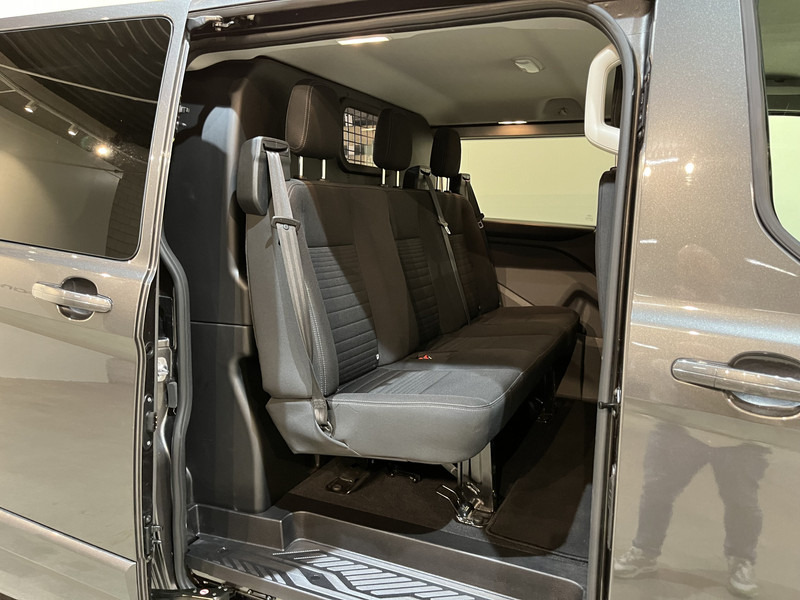 Ford Transit Custom 300 2.0 TDCI L2H1 Limited DC Dubbel Cabine 130 PK Automaat / Euro 6 / Schuifdeur L + R / Airco / Cruise Control / Camera / CarPlay / Trekhaak / Navigatie - Легковой фургон, Грузопассажирский фургон: фото 5 Ford Transit Custom 300 2.0 TDCI L2H1 Limited DC Dubbel Cabine 130 PK Automaat / Euro 6 / Schuifdeur L + R / Airco / Cruise Control / Camera / CarPlay / Trekhaak / Navigatie - Легковой фургон, Грузопассажирский фургон: фото 5