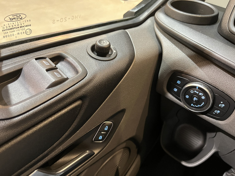 Легковой фургон Ford Transit Custom 340 2.0 TDCI L1H1 Trend 130 PK Servicebus / Sortimo Inrichting / Euro 6 / Schuifdeur L + R / 220V. / Airco / Cruise Control / PDC / CarPlay / Trekhaak / Navigatie / 79.500 KM !!: фото 15
