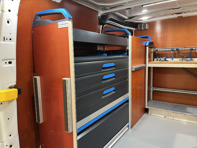 Легковой фургон Ford Transit Custom 340 2.0 TDCI L1H1 Trend 130 PK Servicebus / Sortimo Inrichting / Euro 6 / Schuifdeur L + R / 220V. / Airco / Cruise Control / PDC / CarPlay / Trekhaak / Navigatie / 79.500 KM !!: фото 11