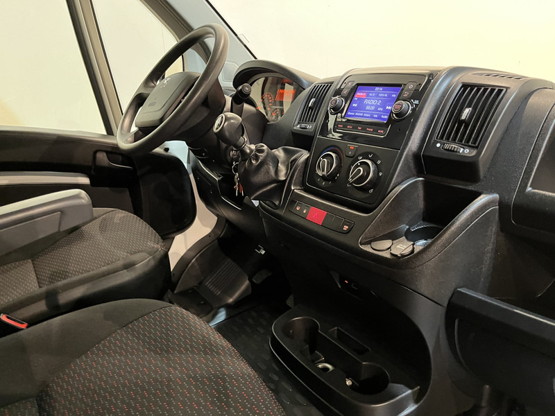 Peugeot Boxer 335 2.2 BlueHDi 165 L4 Bakwagen / Dhollandia Laadklep / Euro 6 / Airco / Cruise Control / 3-Zits / BPM VRIJ !! - Фургон с закрытым кузовом: фото 3 Peugeot Boxer 335 2.2 BlueHDi 165 L4 Bakwagen / Dhollandia Laadklep / Euro 6 / Airco / Cruise Control / 3-Zits / BPM VRIJ !! - Фургон с закрытым кузовом: фото 3
