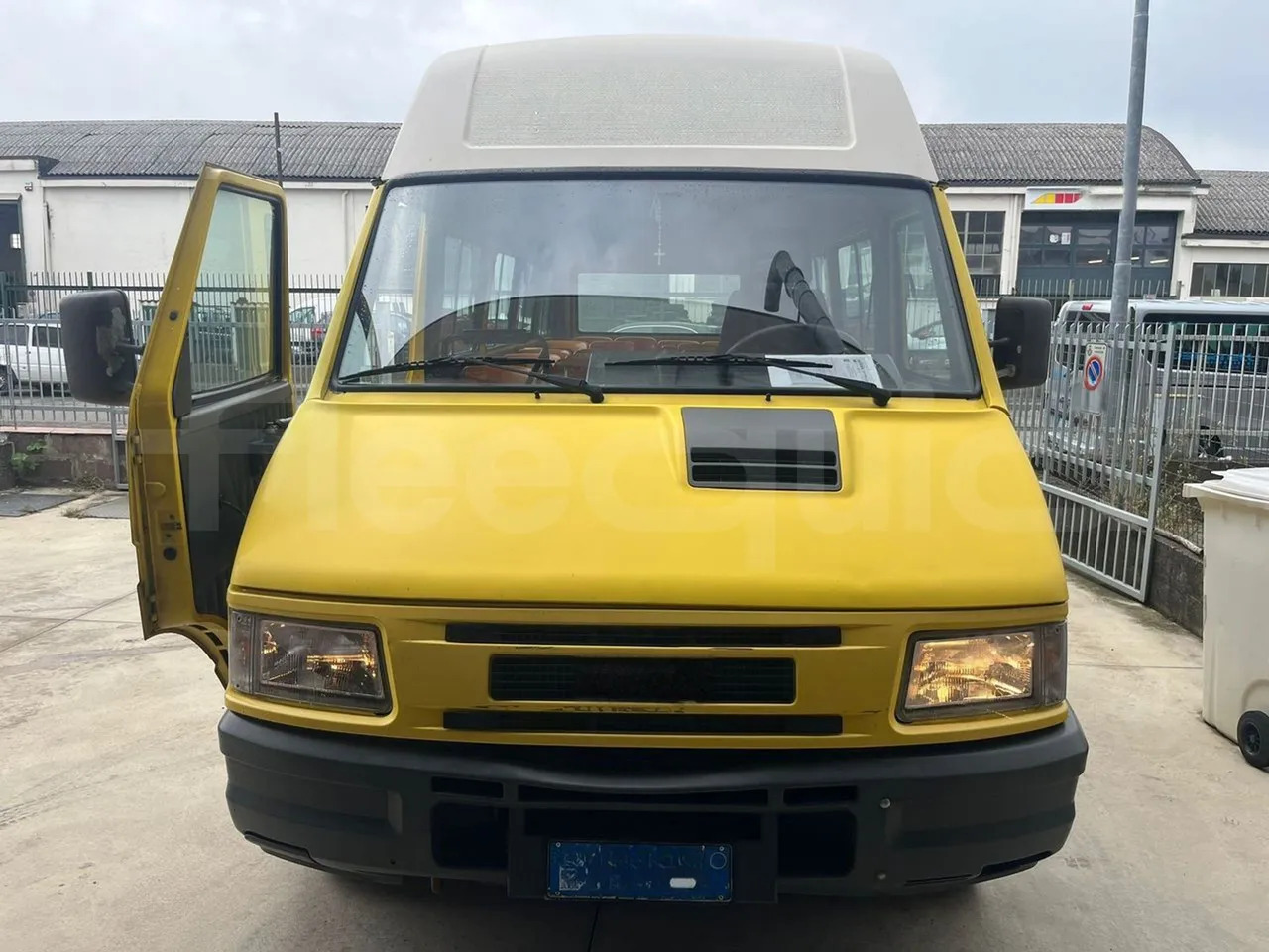 Iveco A45E10 - Школьный автобус: фото 1 Iveco A45E10 - Школьный автобус: фото 1