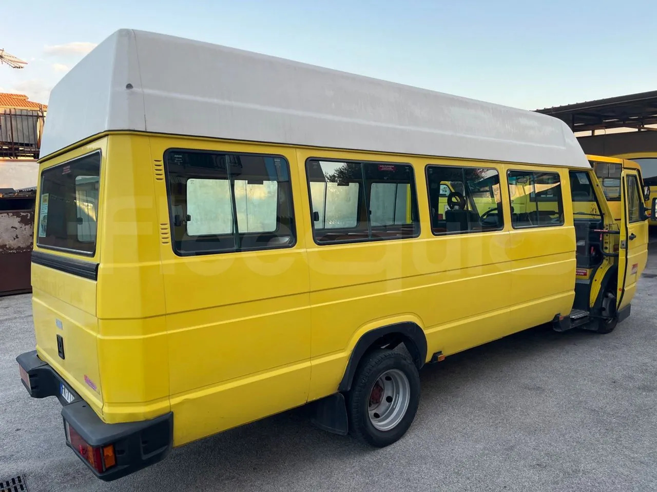 Школьный автобус Iveco A45E10: фото 10 Школьный автобус Iveco A45E10: фото 10