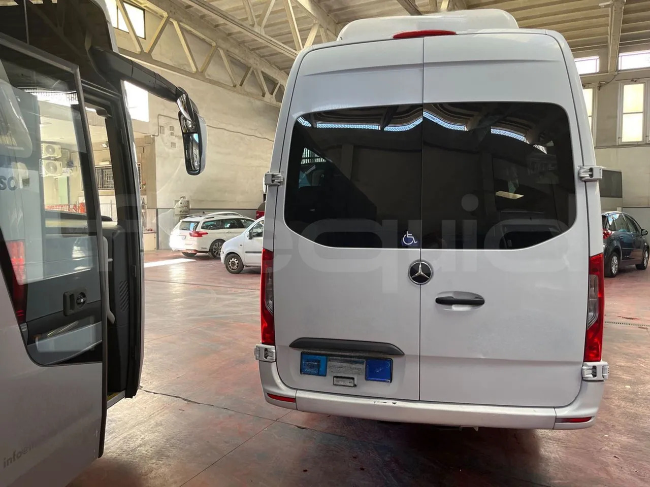 Mercedes-Benz Sprinter - Микроавтобус, Пассажирский фургон: фото 5 Mercedes-Benz Sprinter - Микроавтобус, Пассажирский фургон: фото 5