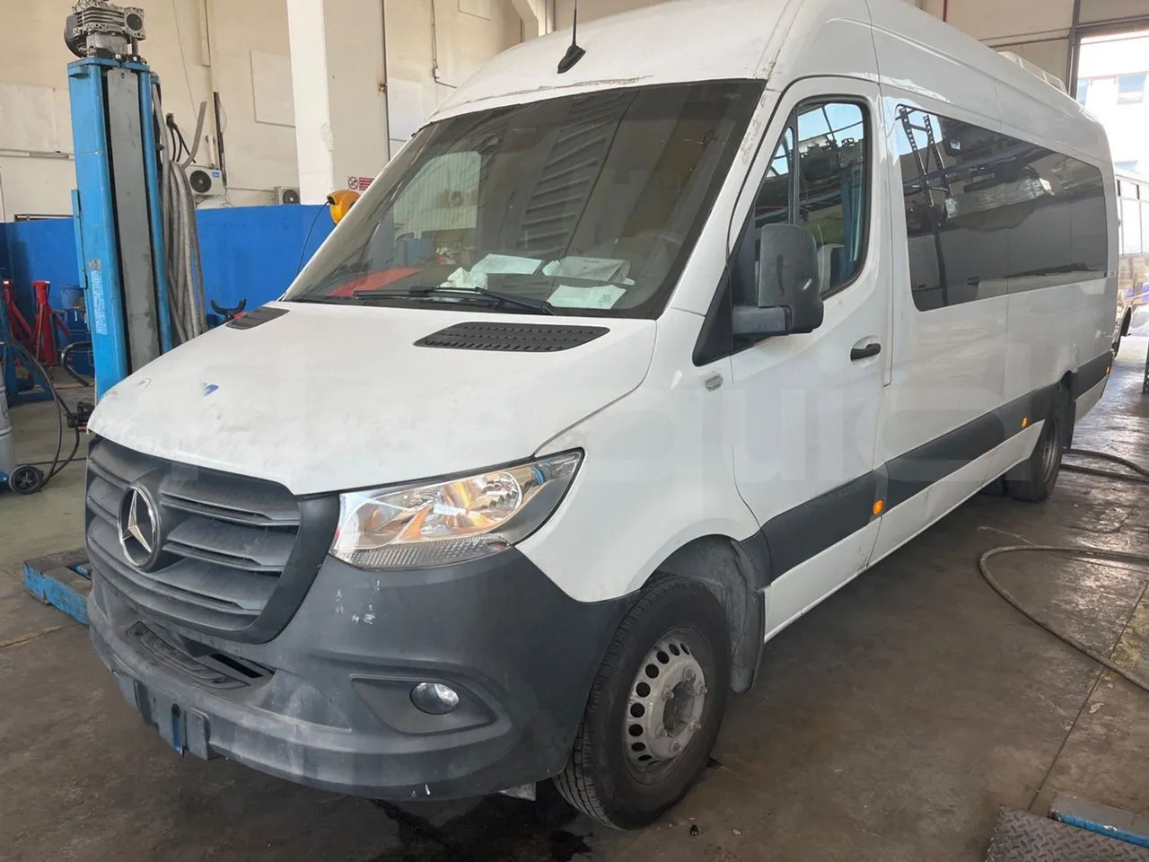 Mercedes-Benz Sprinter - Микроавтобус, Пассажирский фургон: фото 4 Mercedes-Benz Sprinter - Микроавтобус, Пассажирский фургон: фото 4