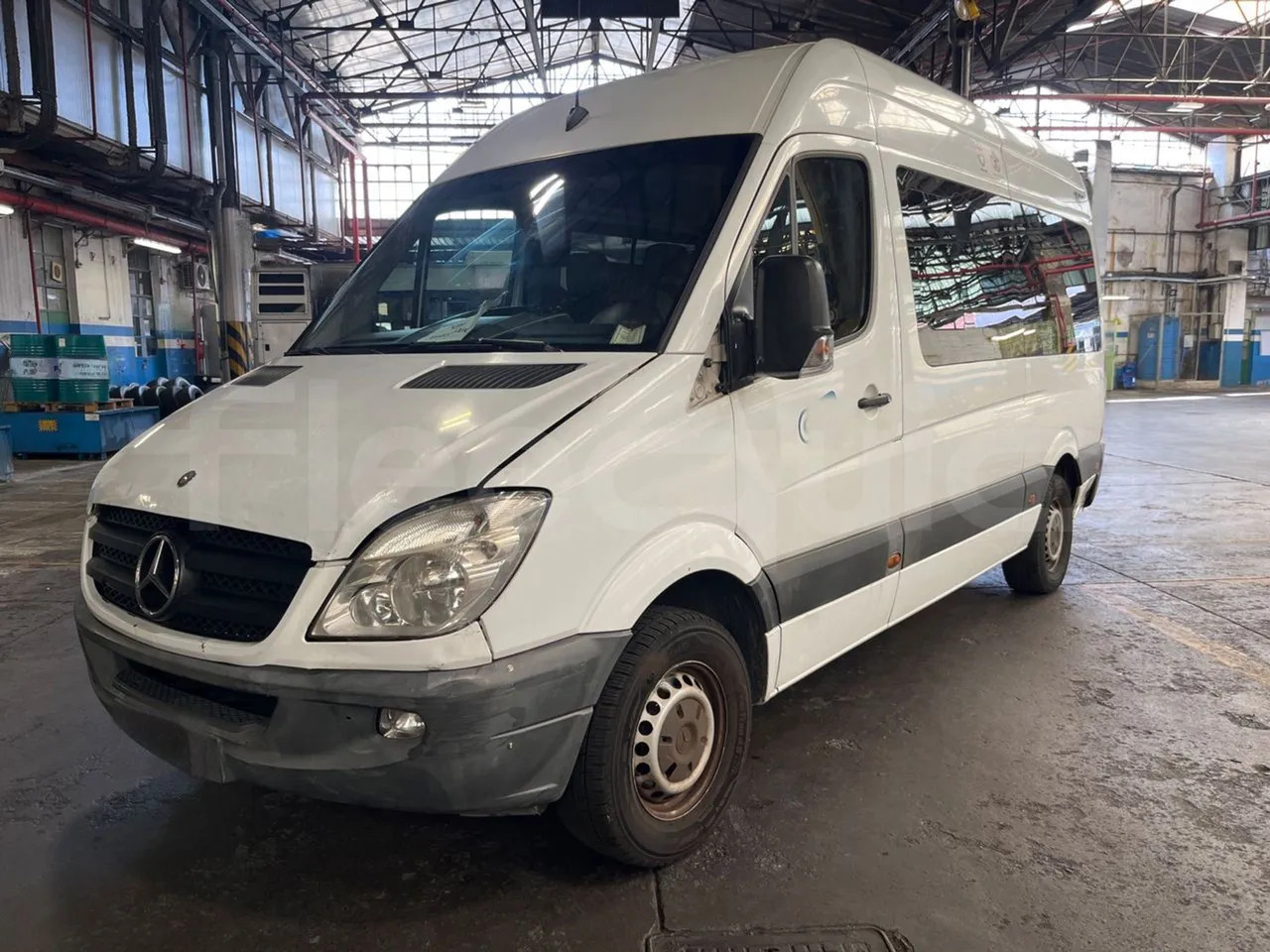 Mercedes-Benz Sprinter - Микроавтобус, Пассажирский фургон: фото 4 Mercedes-Benz Sprinter - Микроавтобус, Пассажирский фургон: фото 4