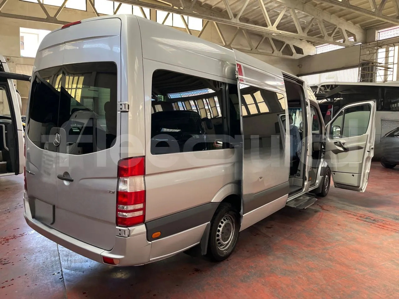 Микроавтобус, Пассажирский фургон Mercedes-Benz Sprinter: фото 9