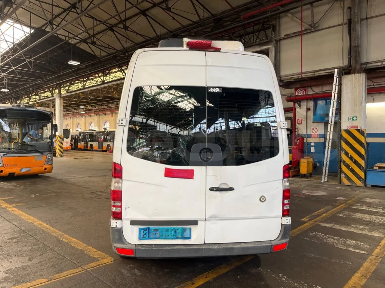 Mercedes-Benz Sprinter - Микроавтобус, Пассажирский фургон: фото 5 Mercedes-Benz Sprinter - Микроавтобус, Пассажирский фургон: фото 5