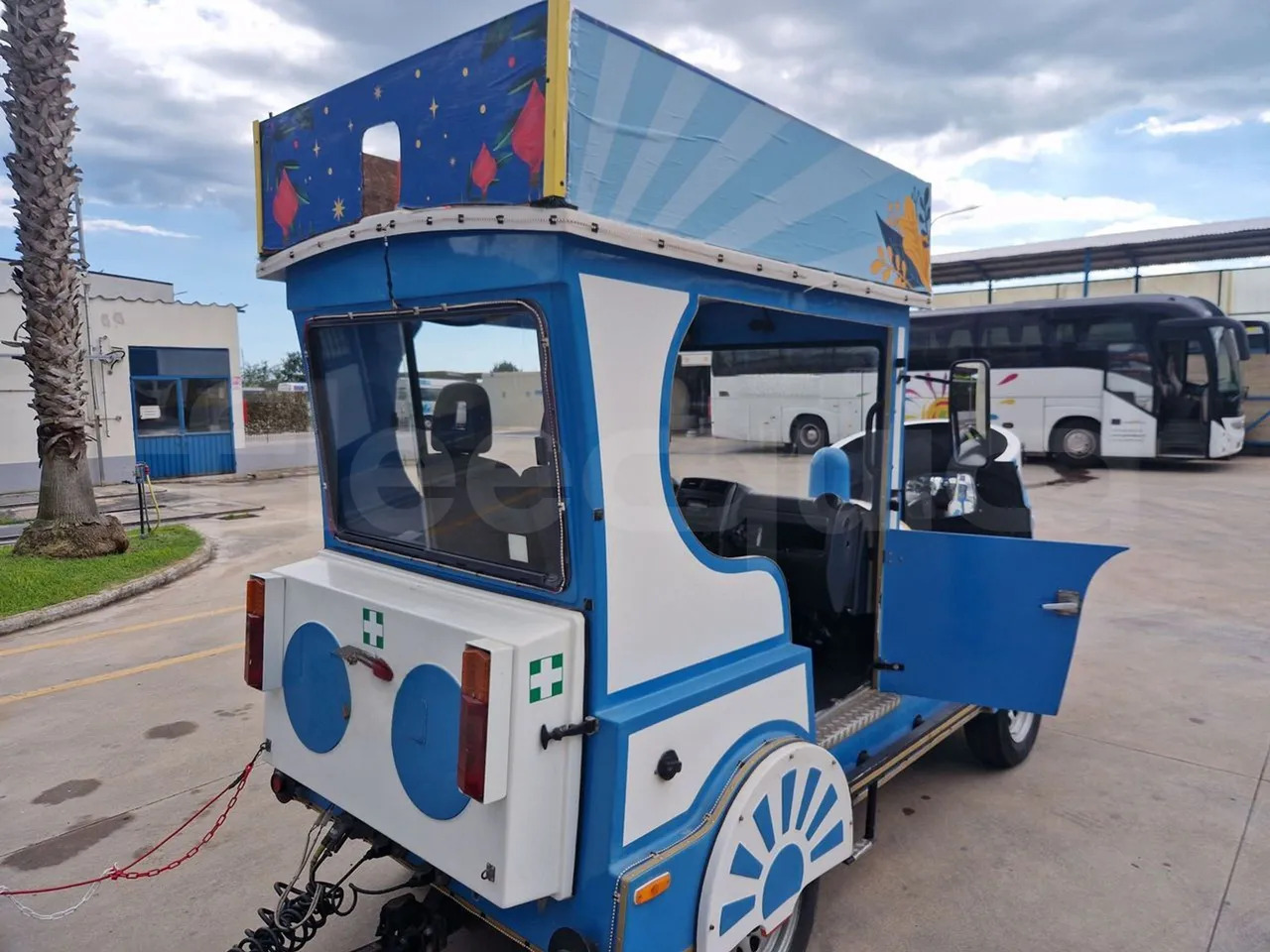 Туристический автобус Suzuki Road train: фото 16