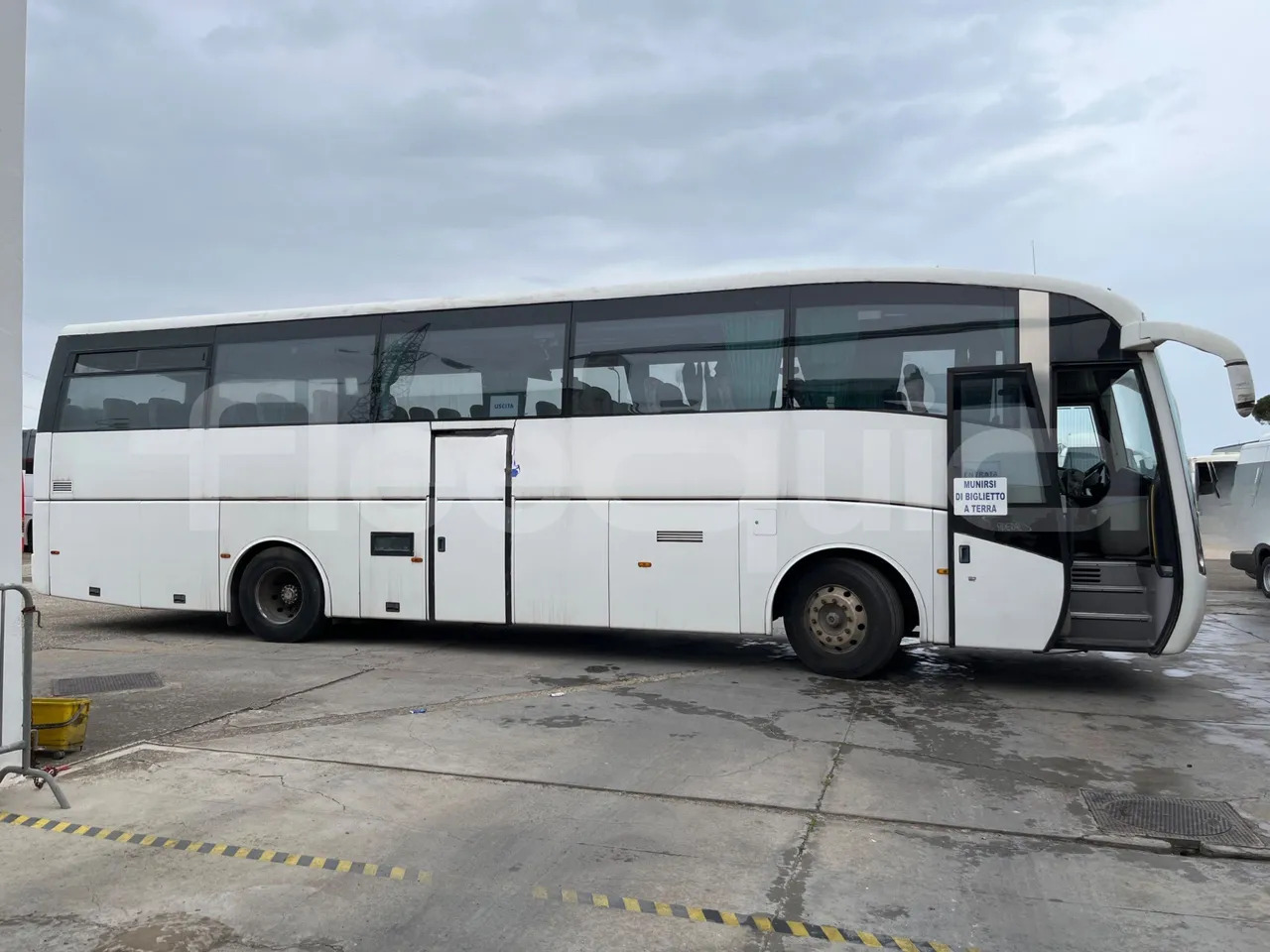 Туристический автобус Volvo B12: фото 11