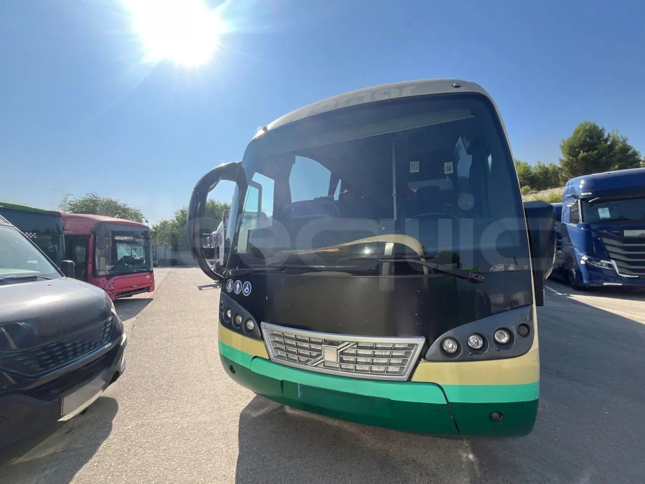 Volvo B12B - Туристический автобус: фото 1 Volvo B12B - Туристический автобус: фото 1
