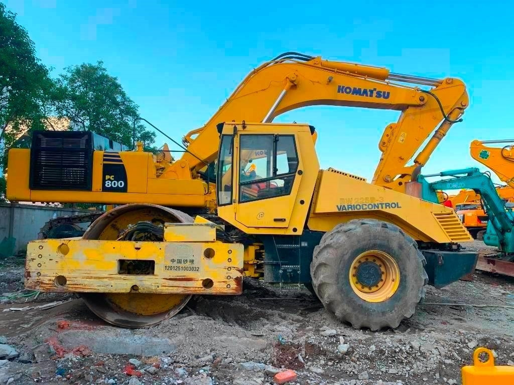 Bomag BW 225 D-3  - Дорожный каток: фото 2 Bomag BW 225 D-3  - Дорожный каток: фото 2