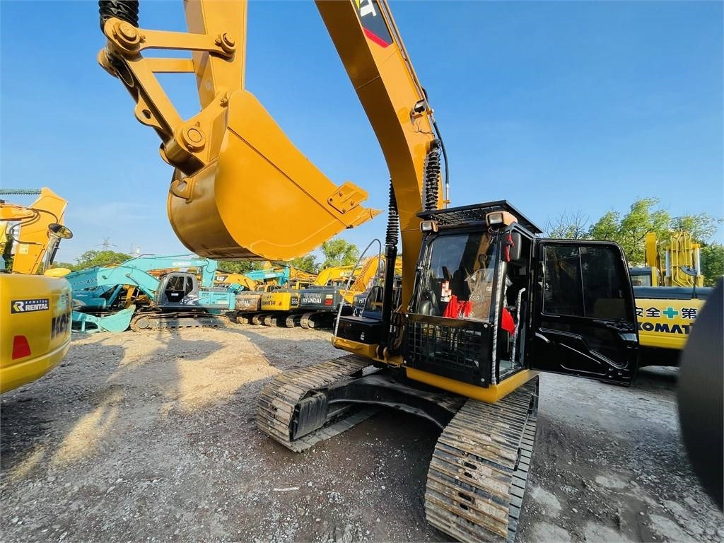 CAT 320d2l - Гусеничный экскаватор: фото 2 CAT 320d2l - Гусеничный экскаватор: фото 2