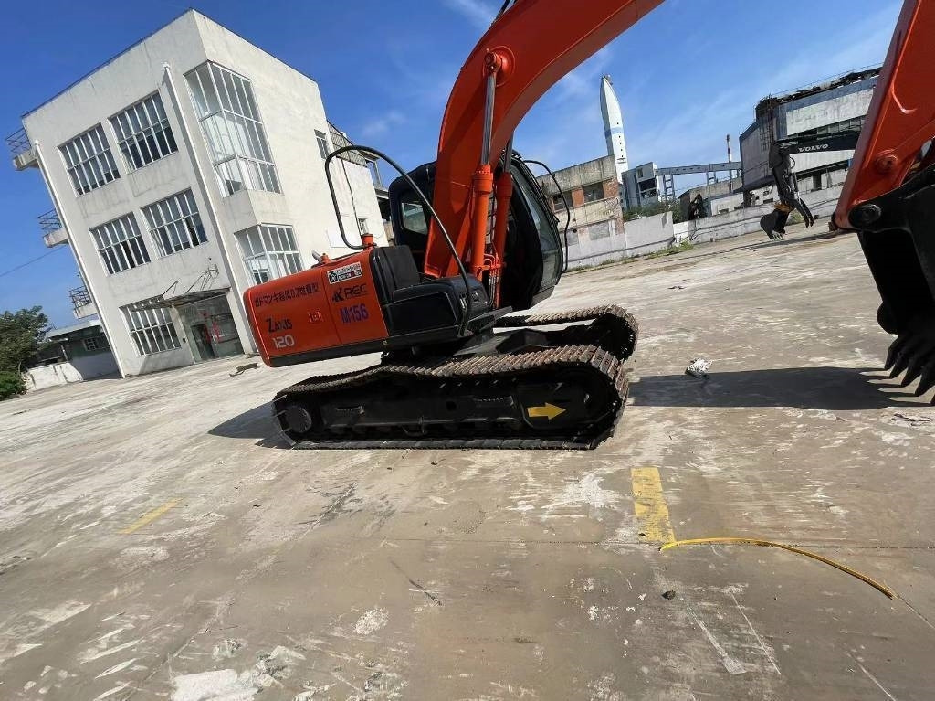 Hitachi ZX 120 - Гусеничный экскаватор: фото 3 Hitachi ZX 120 - Гусеничный экскаватор: фото 3