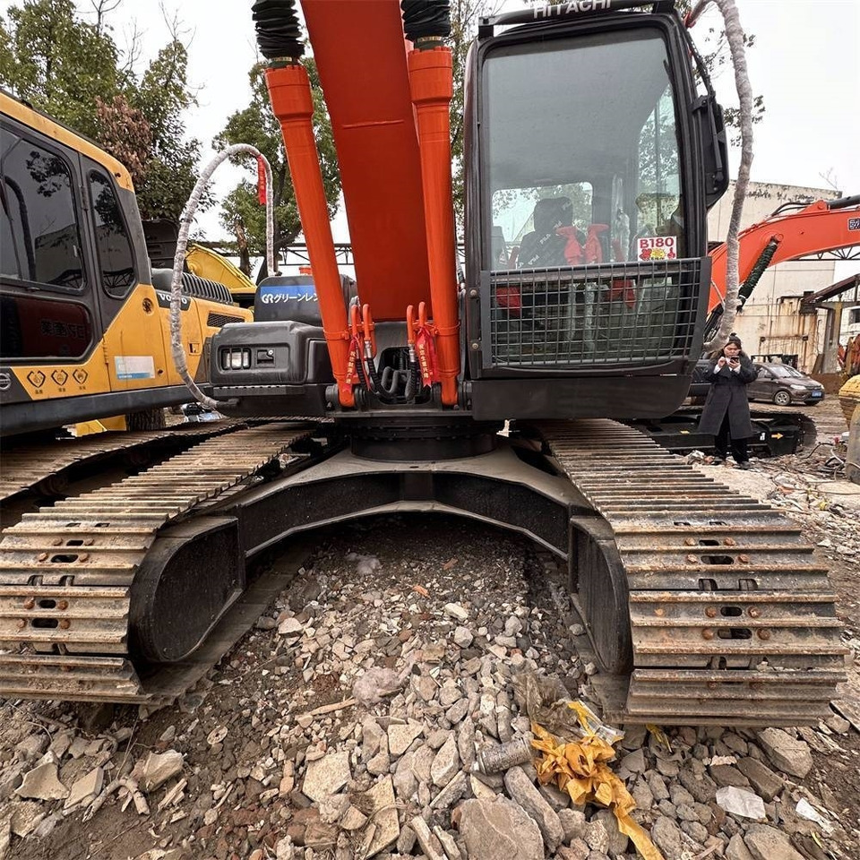 Hitachi ZX 200-3 G - Гусеничный экскаватор: фото 3 Hitachi ZX 200-3 G - Гусеничный экскаватор: фото 3