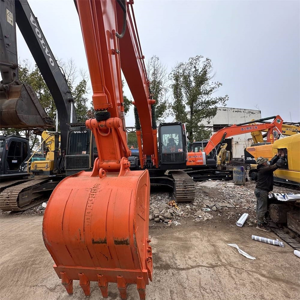 Hitachi ZX 200-3 G - Гусеничный экскаватор: фото 4 Hitachi ZX 200-3 G - Гусеничный экскаватор: фото 4