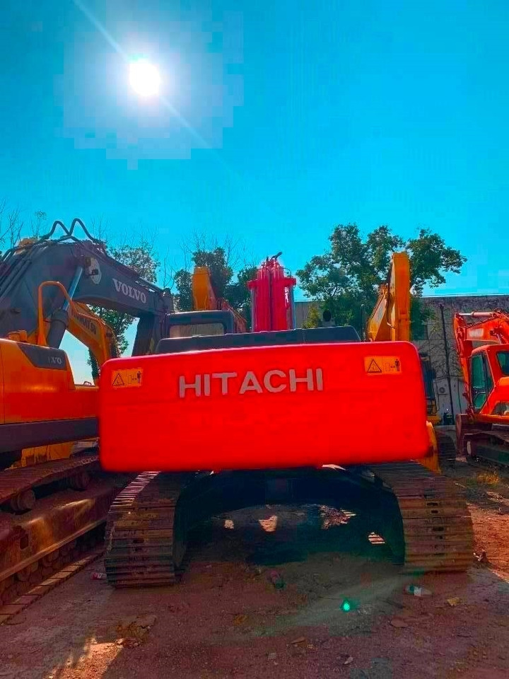 Hitachi Zaxis 240 - Гусеничный экскаватор: фото 2 Hitachi Zaxis 240 - Гусеничный экскаватор: фото 2