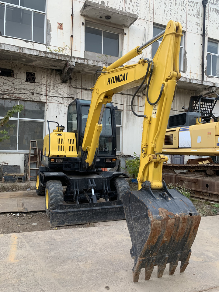 Hyudai R60W-7 - Колёсный экскаватор: фото 1 Hyudai R60W-7 - Колёсный экскаватор: фото 1