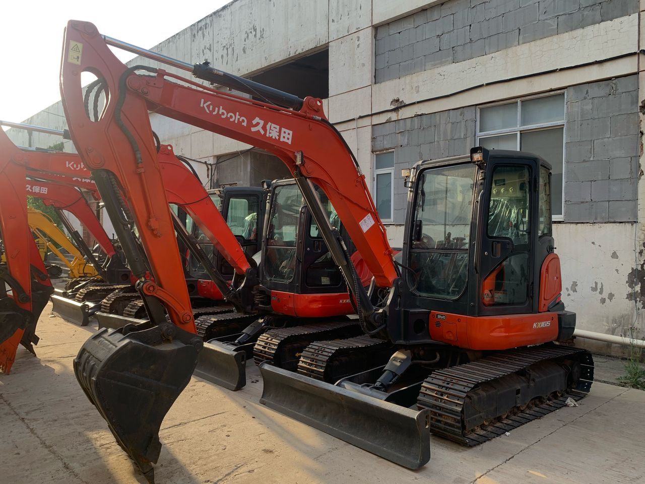 KUBOTA KX165-5 - Гусеничный экскаватор: фото 1 KUBOTA KX165-5 - Гусеничный экскаватор: фото 1
