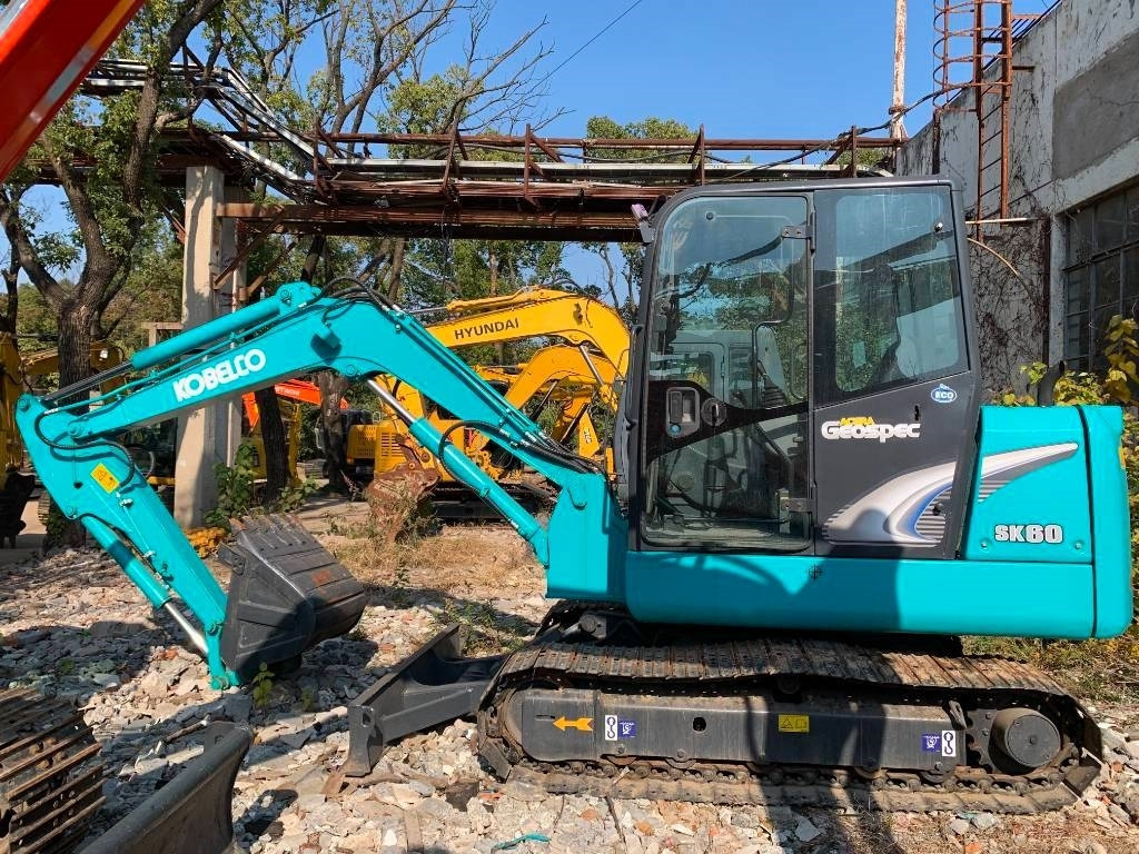 Kobelco SK 60 - Гусеничный экскаватор: фото 2 Kobelco SK 60 - Гусеничный экскаватор: фото 2