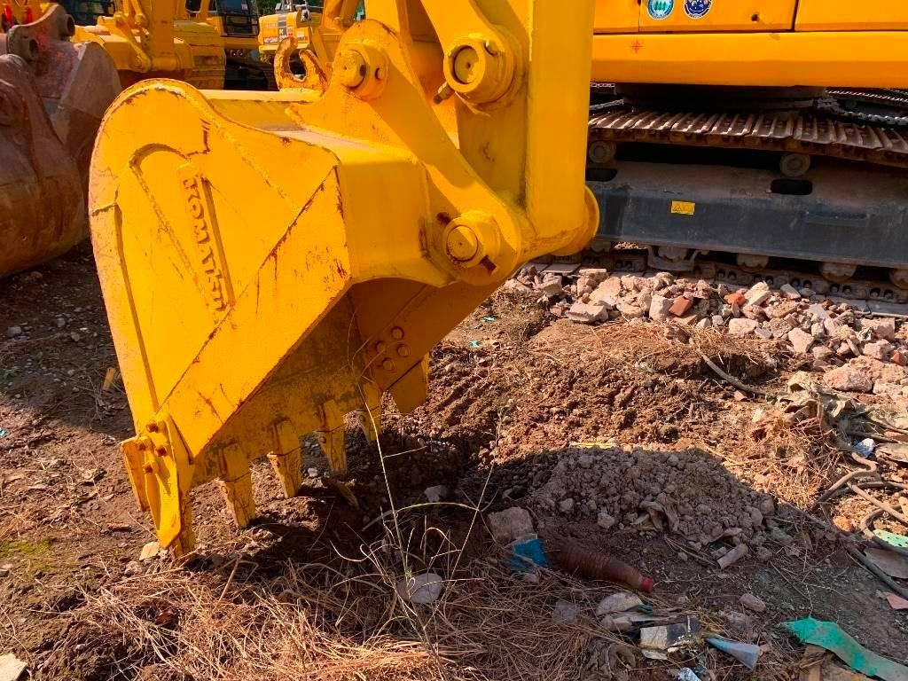 Komatsu PC 130 - Гусеничный экскаватор: фото 3 Komatsu PC 130 - Гусеничный экскаватор: фото 3