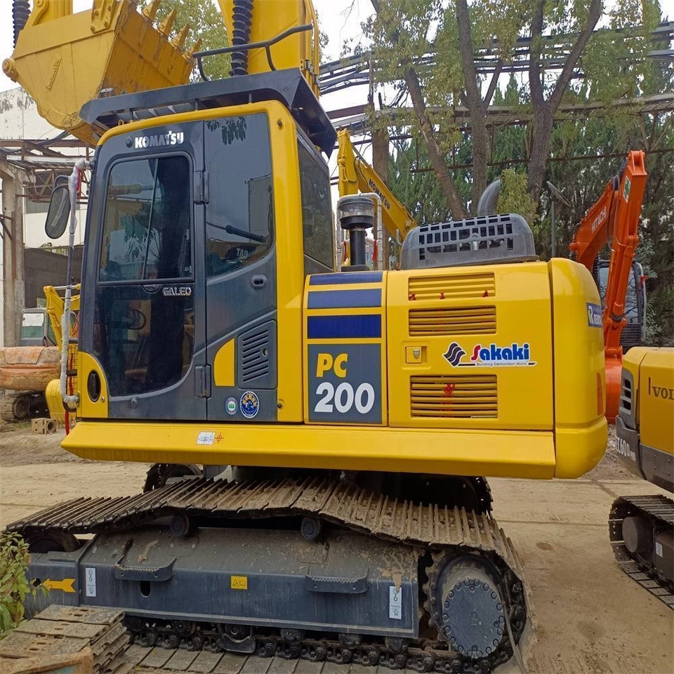 Komatsu PC 200 - Гусеничный экскаватор: фото 3 Komatsu PC 200 - Гусеничный экскаватор: фото 3