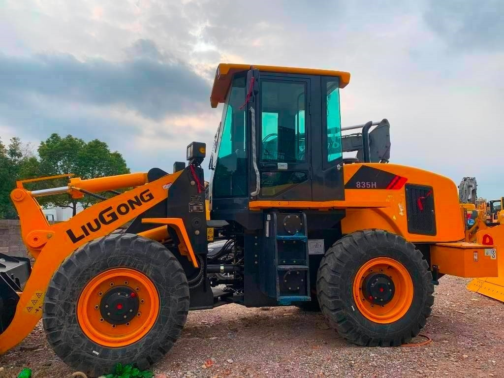 Liugong 835 H  - Гусеничный погрузчик: фото 1 Liugong 835 H  - Гусеничный погрузчик: фото 1