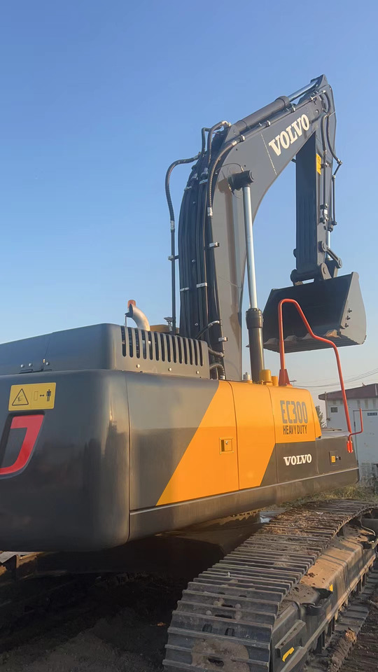 Vovlo EC300 - Колёсный экскаватор: фото 2 Vovlo EC300 - Колёсный экскаватор: фото 2