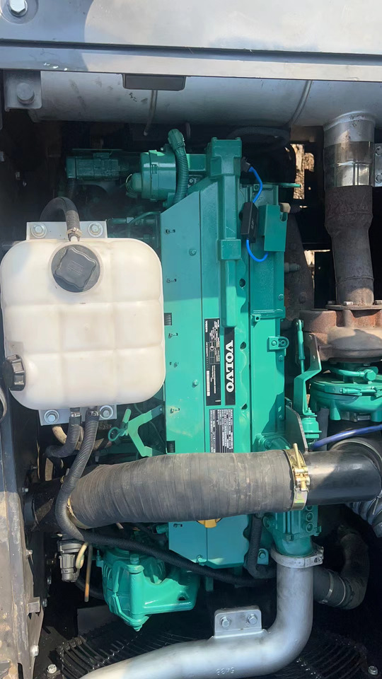 Vovlo EC300 - Колёсный экскаватор: фото 3 Vovlo EC300 - Колёсный экскаватор: фото 3