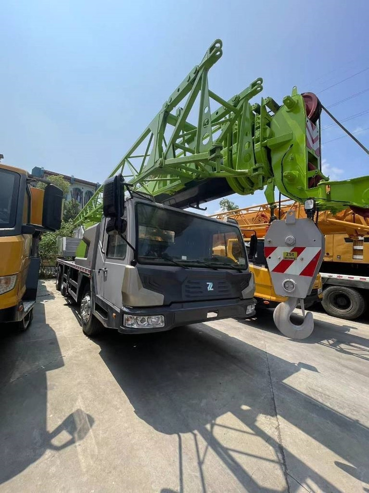 Zoomlion ZTC251V - Мобильный кран: фото 2 Zoomlion ZTC251V - Мобильный кран: фото 2