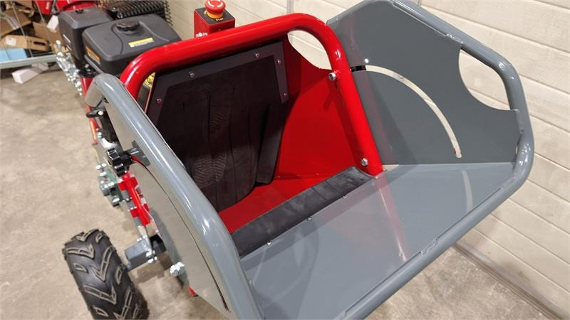 Blue Bird flishugger FABRIKS NY - Измельчитель древесины: фото 3 Blue Bird flishugger FABRIKS NY - Измельчитель древесины: фото 3