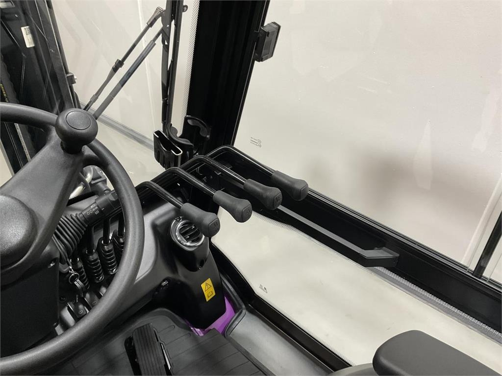 Электропогрузчик AntOn CBH 2.5: фото 7 Электропогрузчик AntOn CBH 2.5: фото 7