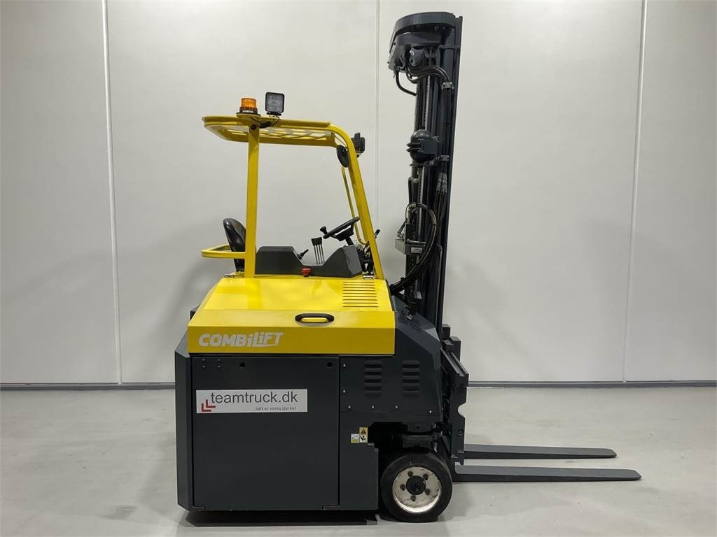 Combilift CBE3000 - Четырехсторонний погрузчик: фото 1 Combilift CBE3000 - Четырехсторонний погрузчик: фото 1