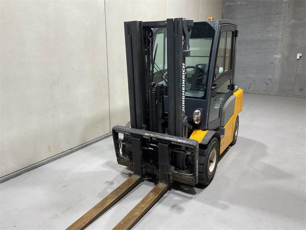 Jungheinrich TFG 430 - Газовый погрузчик: фото 4 Jungheinrich TFG 430 - Газовый погрузчик: фото 4