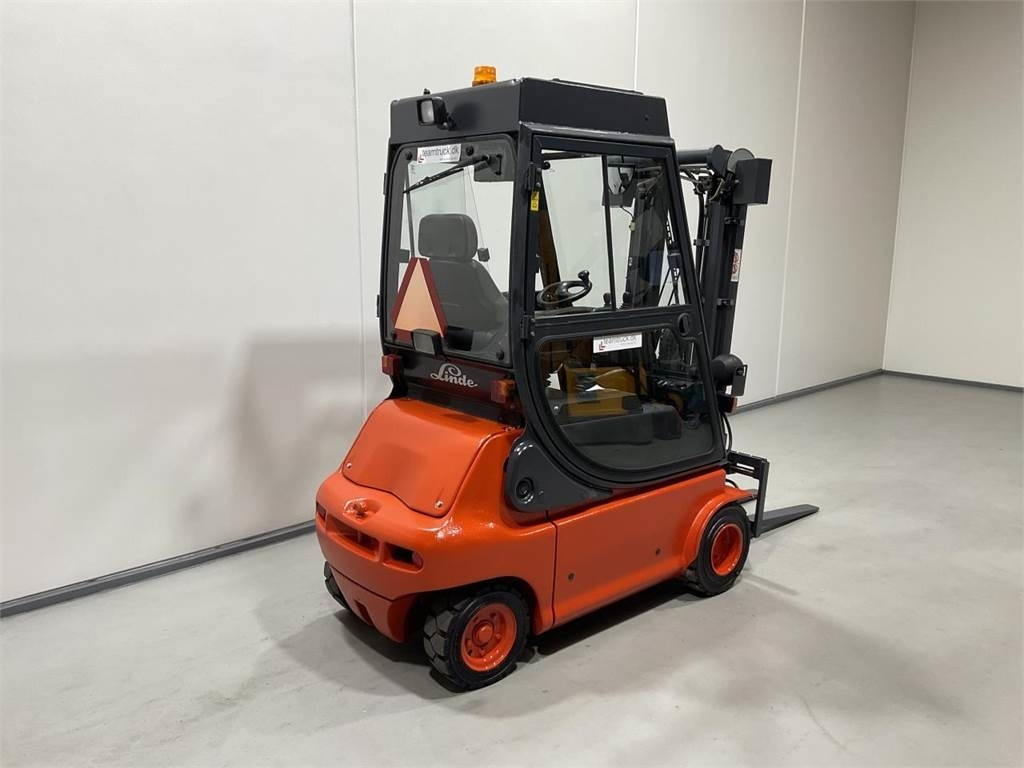 Linde E20P-02 - Электропогрузчик: фото 2 Linde E20P-02 - Электропогрузчик: фото 2