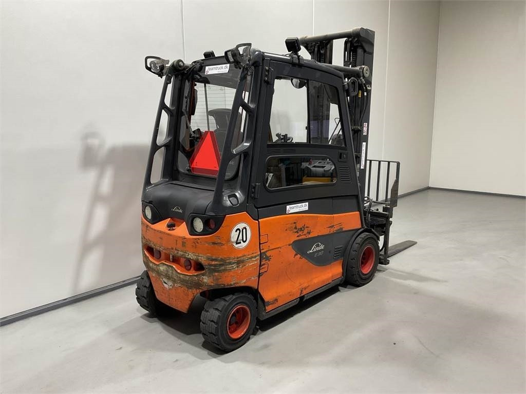 Linde E30/600-02 - Электропогрузчик: фото 2 Linde E30/600-02 - Электропогрузчик: фото 2