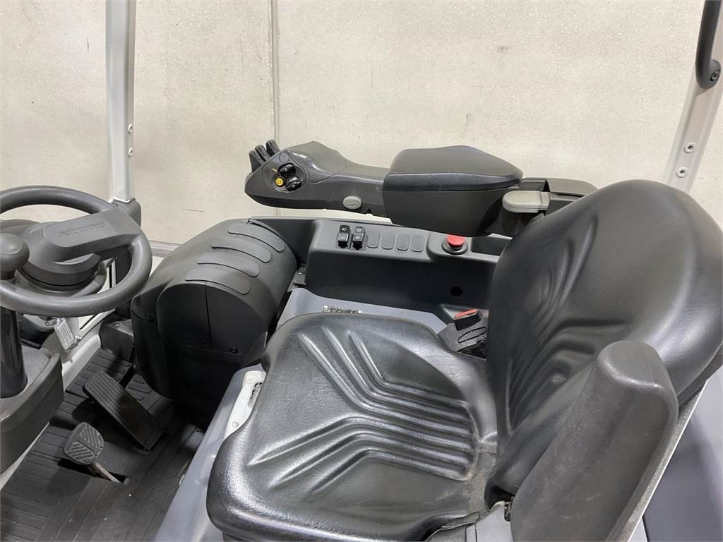 Nissan TX3-16 - Электропогрузчик: фото 3 Nissan TX3-16 - Электропогрузчик: фото 3