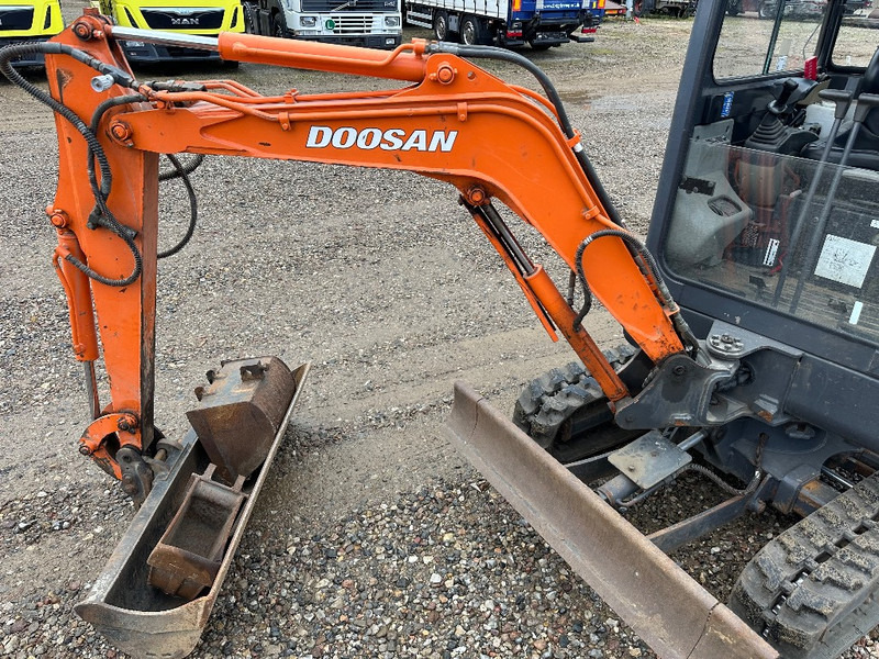 Doosan Slo 18 - 1.8T with shovel pack and low hours - Мини-экскаватор: фото 2 Doosan Slo 18 - 1.8T with shovel pack and low hours - Мини-экскаватор: фото 2